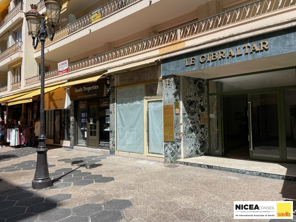 LOCAL COMMERCIAL à Louer